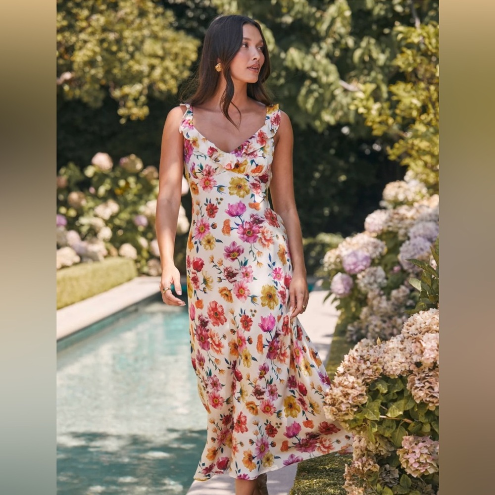 Astr The Label Zoie Floral Satin Ruffle Dress NWT